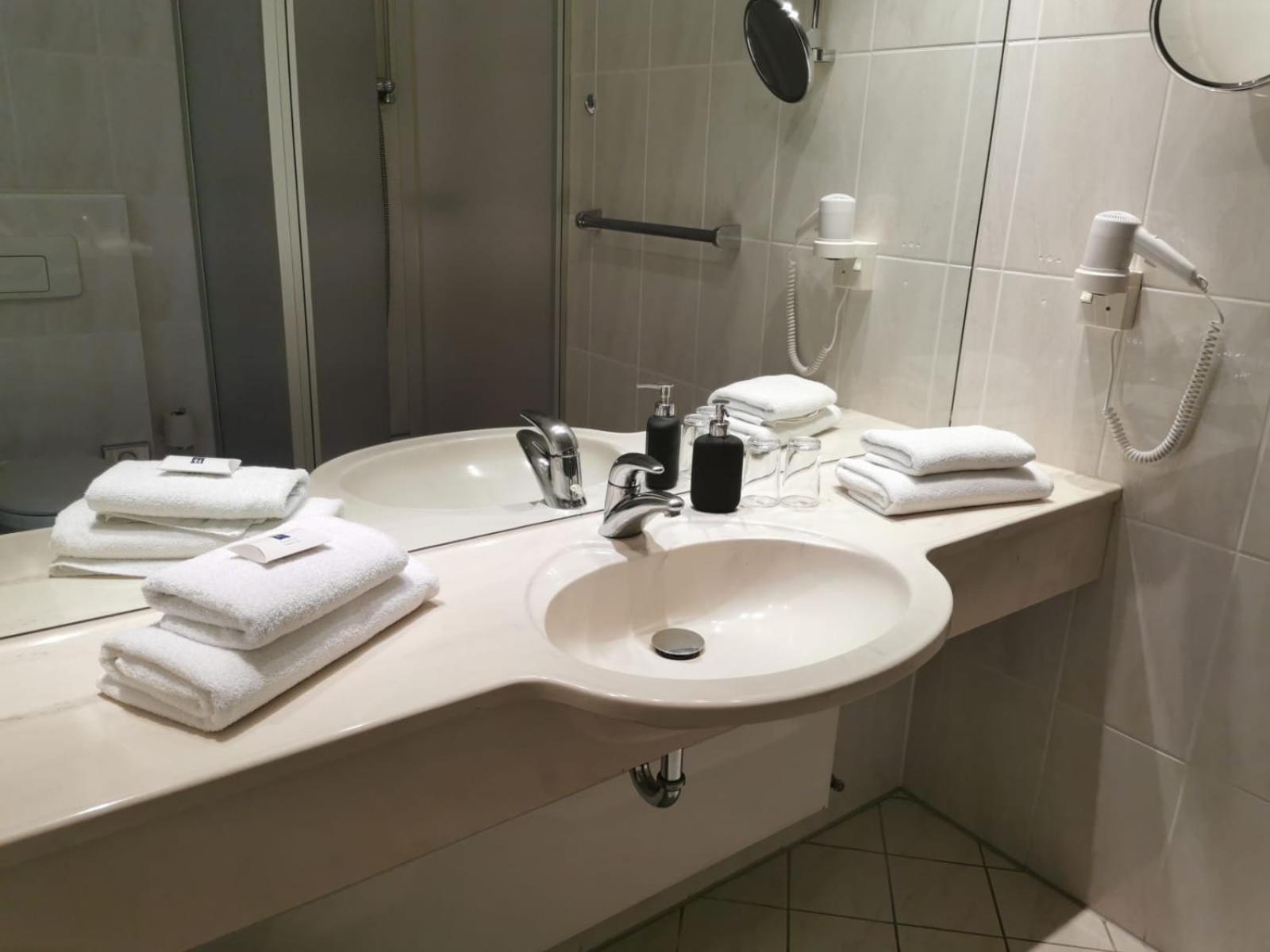 Hotel Kaiserhof Fürstenwalde Extérieur photo